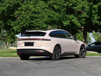 NIO ET5 TOURING Фото №4